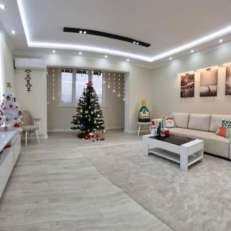 Charming And Modern Apartment At Heart Of Tashkent Esterno foto