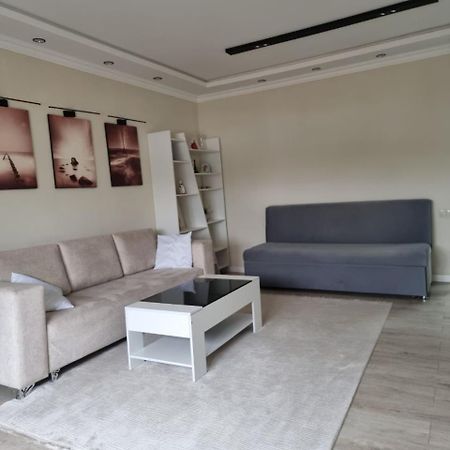 Charming And Modern Apartment At Heart Of Tashkent Esterno foto