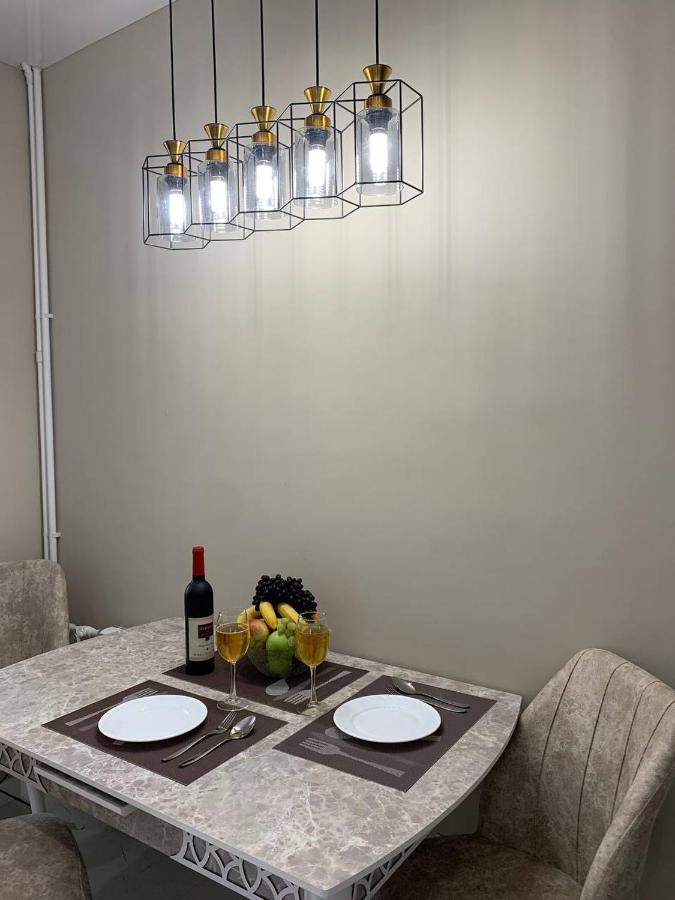 Charming And Modern Apartment At Heart Of Tashkent Esterno foto