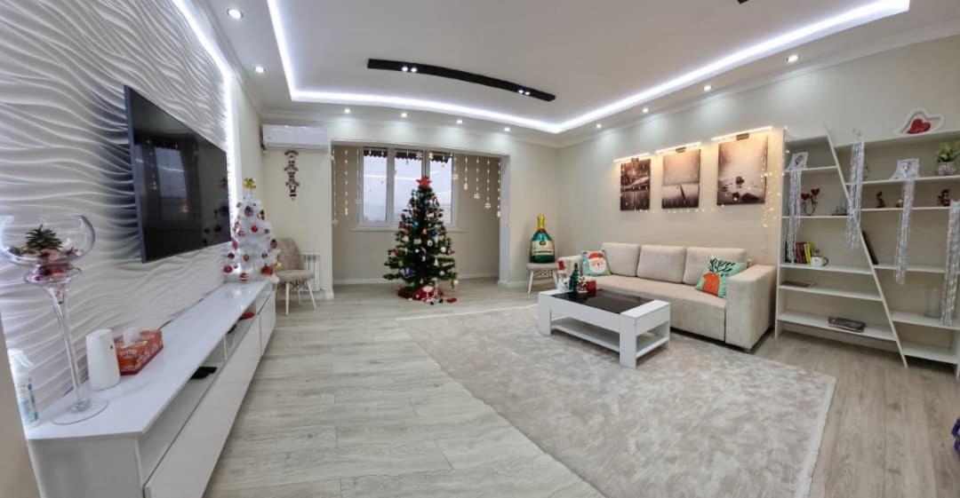 Charming And Modern Apartment At Heart Of Tashkent Esterno foto