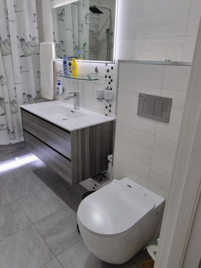 Charming And Modern Apartment At Heart Of Tashkent Esterno foto