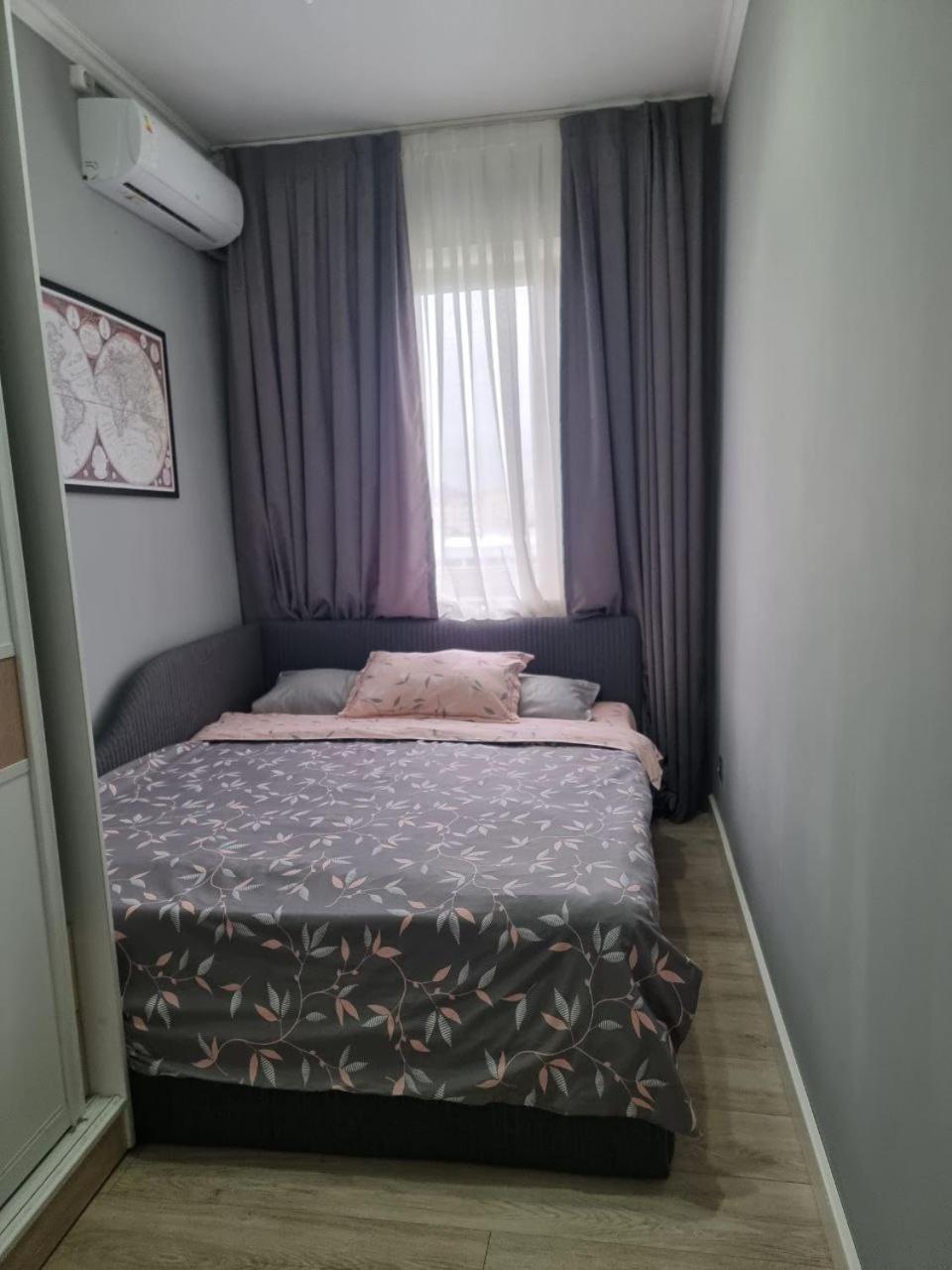 Charming And Modern Apartment At Heart Of Tashkent Esterno foto